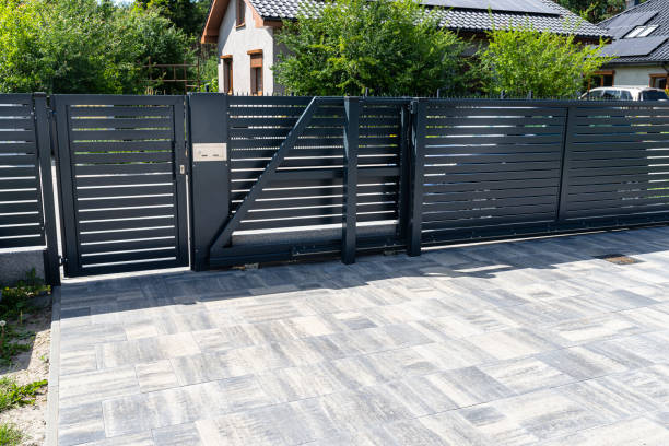 Best Professional Driveway Pavers  in Suamico, WI